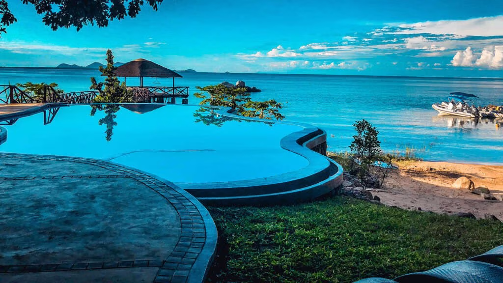 Malawi local lodges tour image